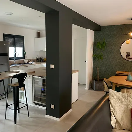 Moderne Avec Villa *